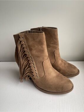 New Women Soda Dimple Cognac Suede Round Toe Fringe Western Ankle Bootie Size 8